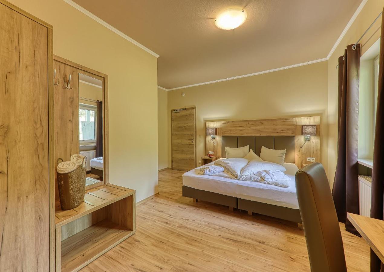 Wellnesshotel Deine Auszeit, Adults Only Achslach Exterior photo